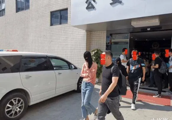 超高颜值网红被抓，网友：颜值不代表三观！-4